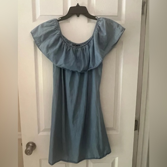 LOVE CULTURE OFF SHOULDER RUFFLE CHAMBRAY DRESS - Picture 4 of 7
